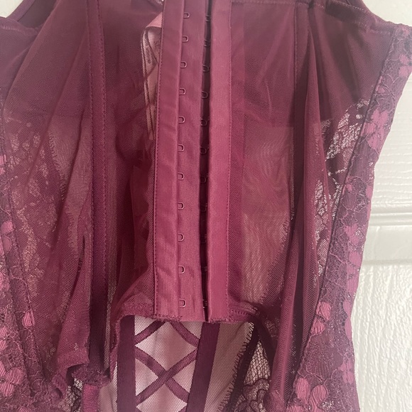 Victorias Secret Lace Corset - Picture 4 of 5